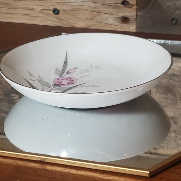 Windsor Rose Fine China of Japan Coupe Soup Bowl - 1950's - Picture 4 of 4